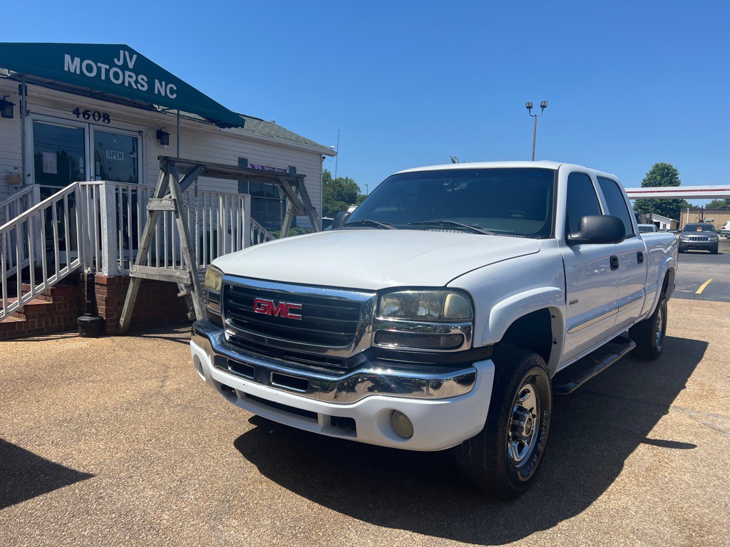 2004 GMC Sierra Image 1