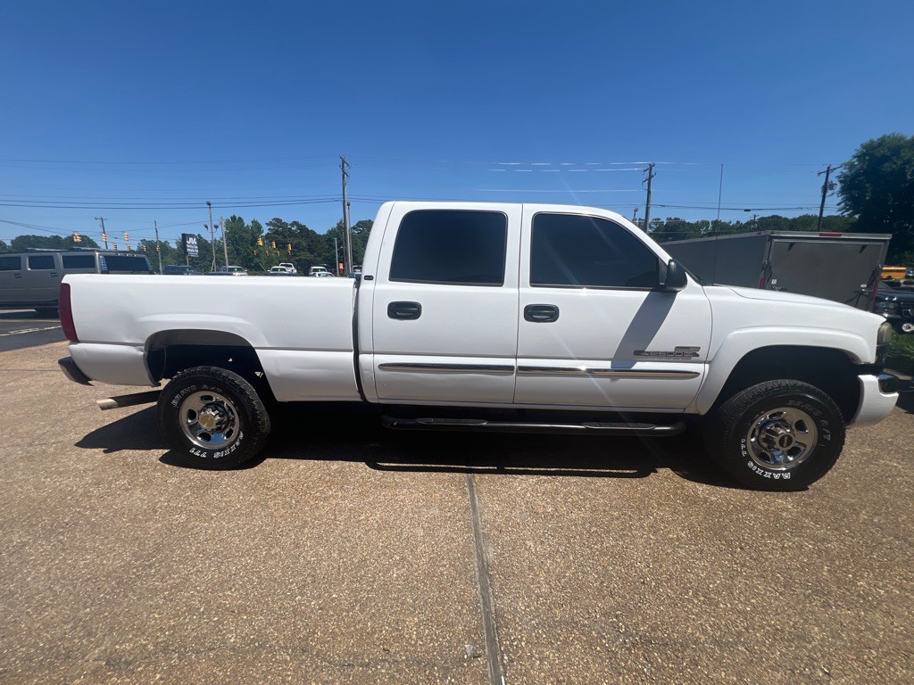 2004 GMC Sierra Image 4