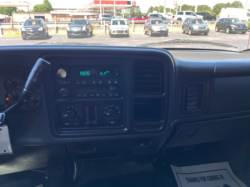 2004 GMC Sierra Image 14