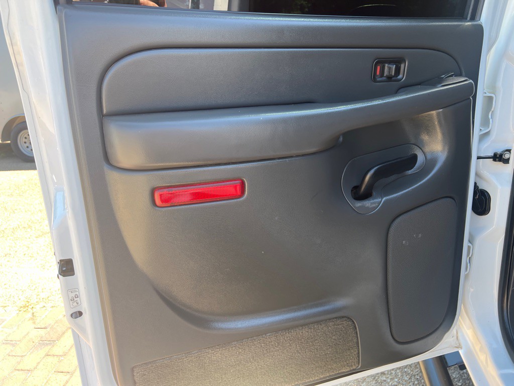 2004 GMC Sierra Image 15