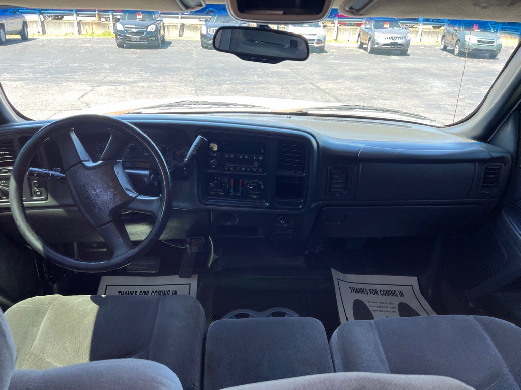 2004 GMC Sierra Image 17