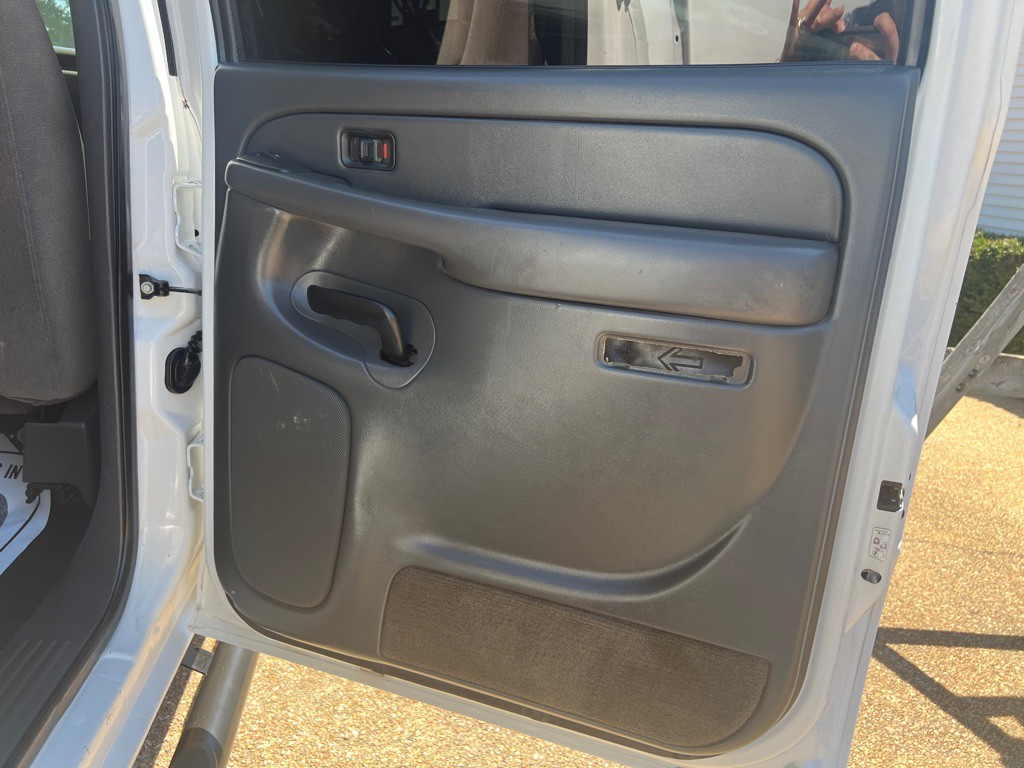 2004 GMC Sierra Image 18