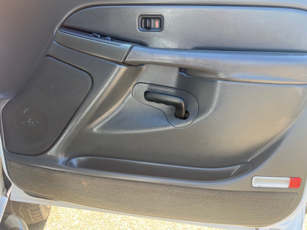 2004 GMC Sierra Image 20