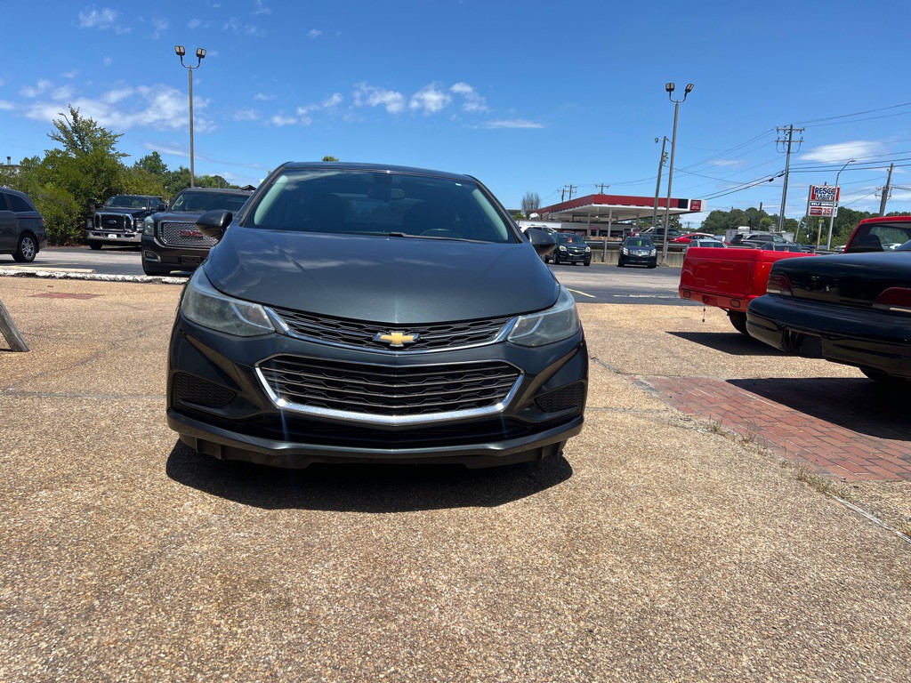2017 Chevrolet Cruze Image 2
