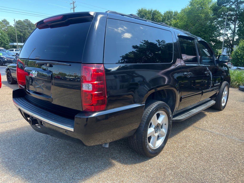 2013 Chevrolet Suburban Image 5