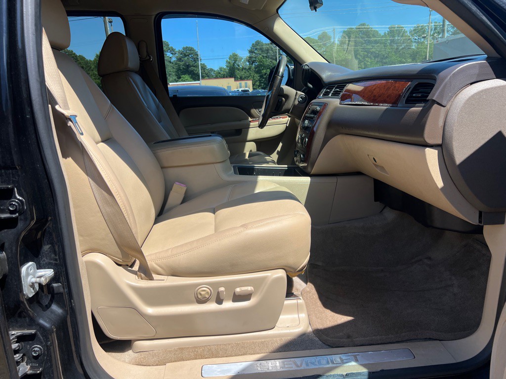 2013 Chevrolet Suburban Image 22