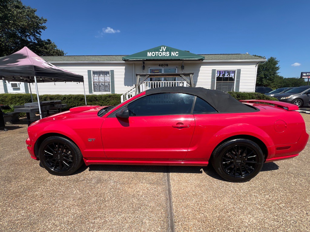 2007 Ford Mustang Image 8