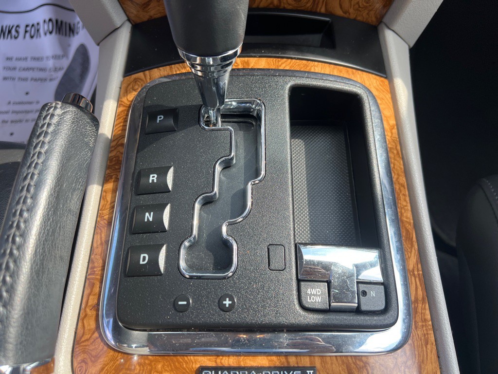 2010 Jeep Grand Cherokee Image 16