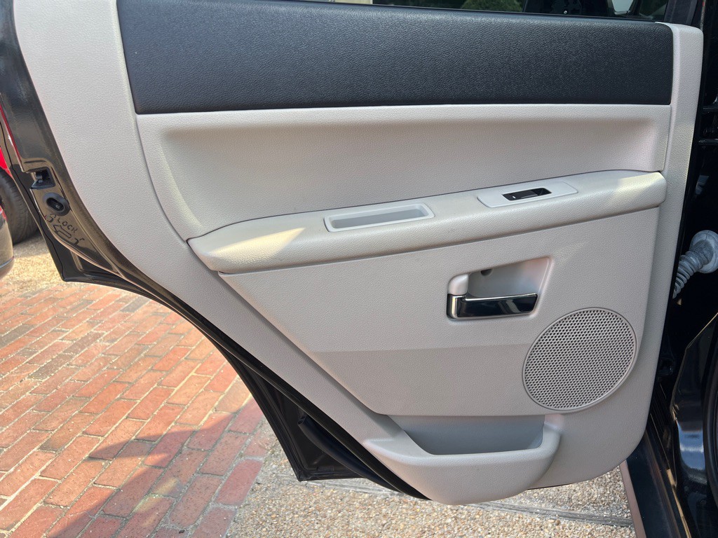 2010 Jeep Grand Cherokee Image 17