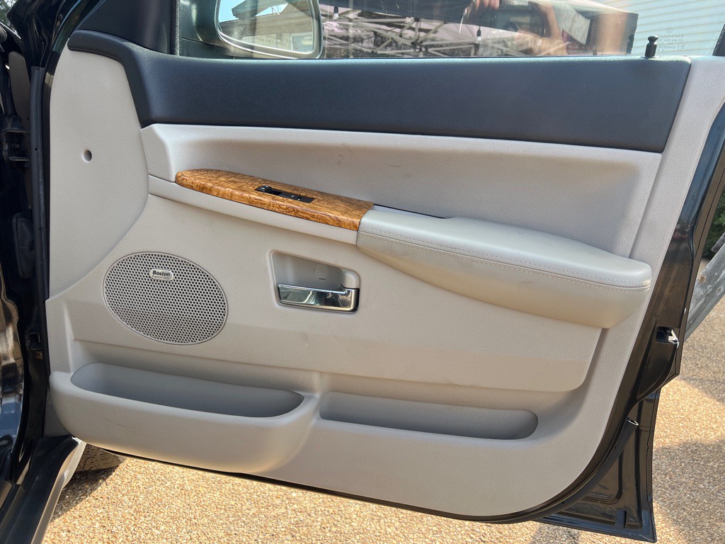2010 Jeep Grand Cherokee Image 22