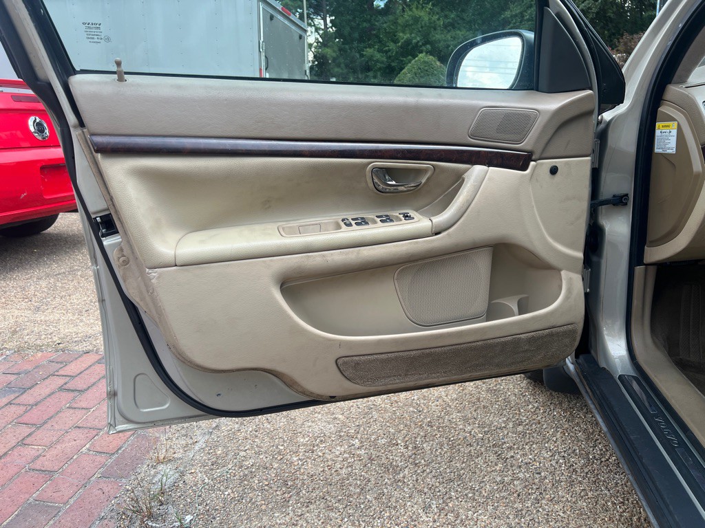 2002 Volvo S80 Image 9