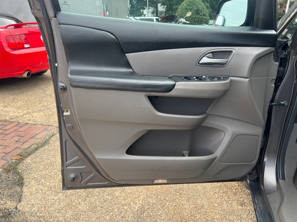 2012 Honda Odyssey Image 9