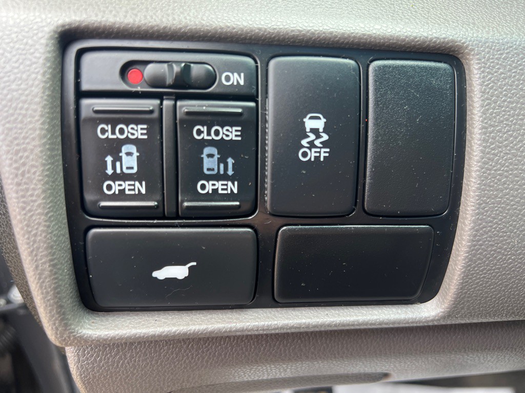 2012 Honda Odyssey Image 11