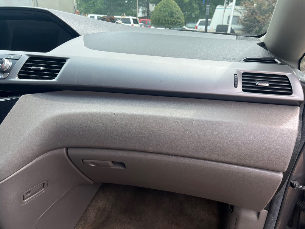 2012 Honda Odyssey Image 24