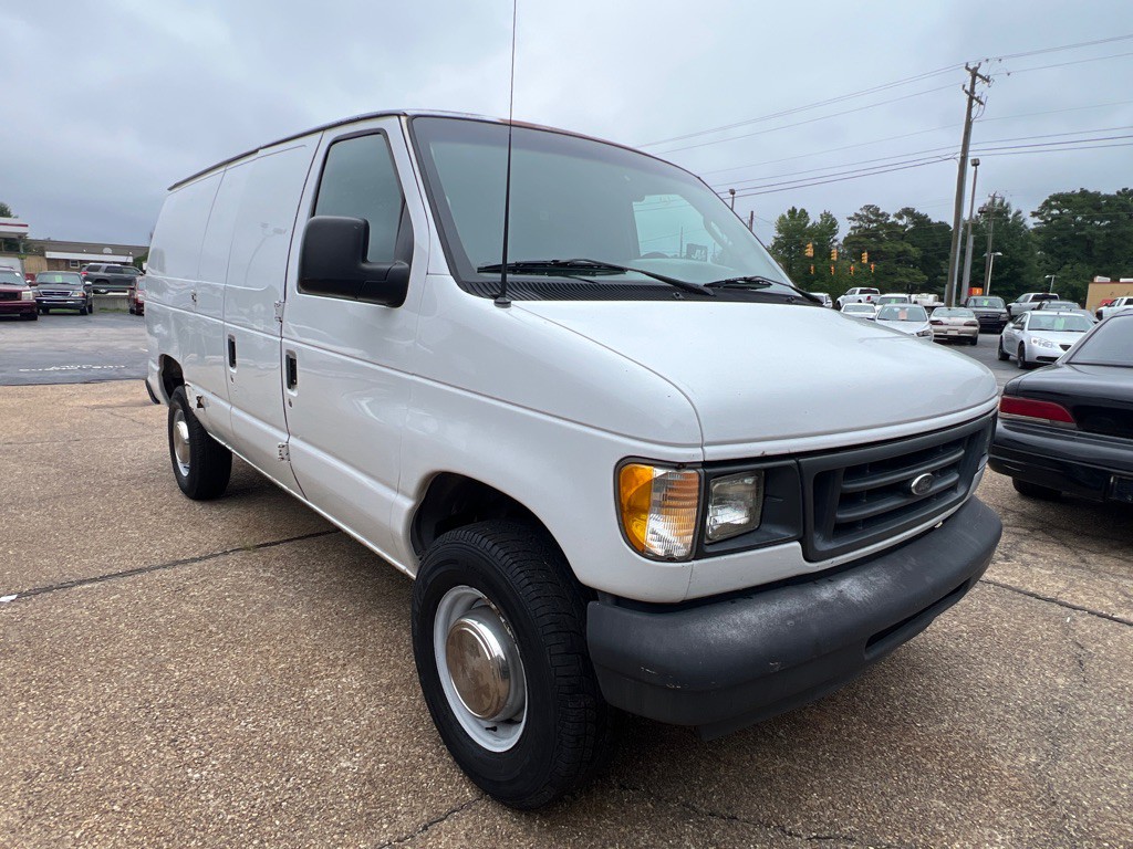 2003 Ford Econoline Image 3