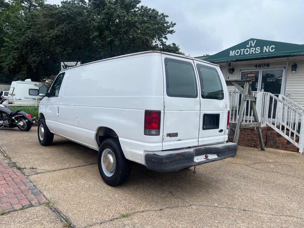 2003 Ford Econoline Image 7