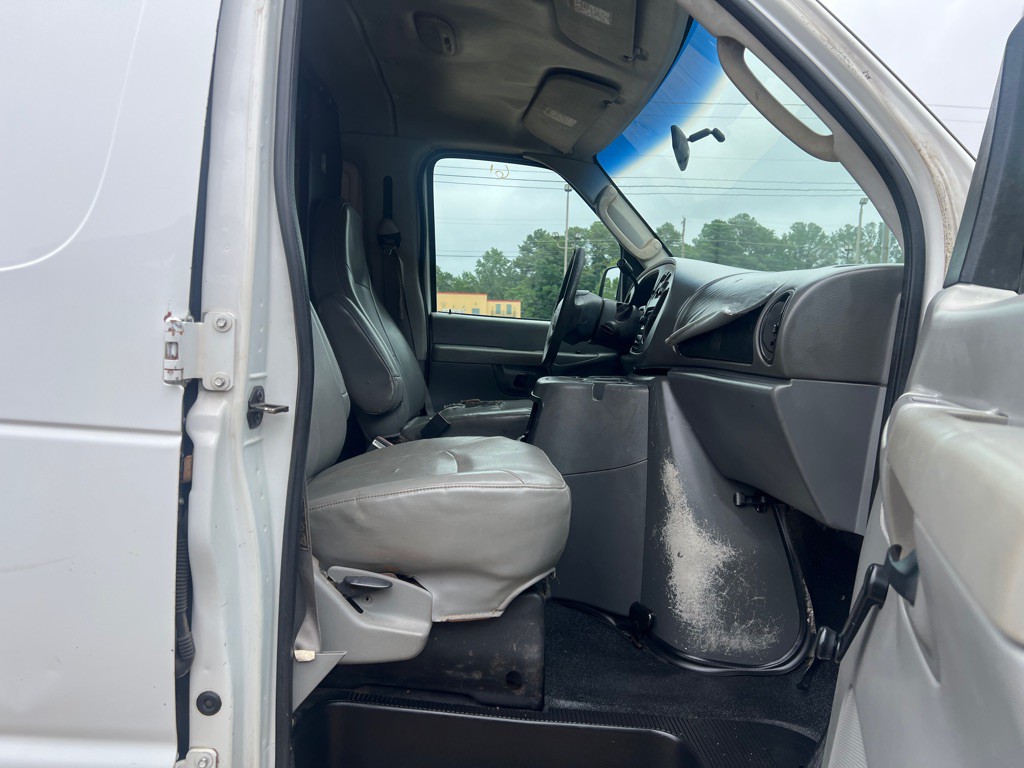 2003 Ford Econoline Image 15