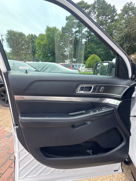 2019 Ford Explorer Image 8