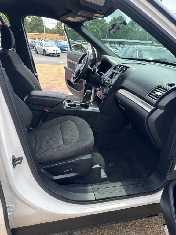 2019 Ford Explorer Image 15