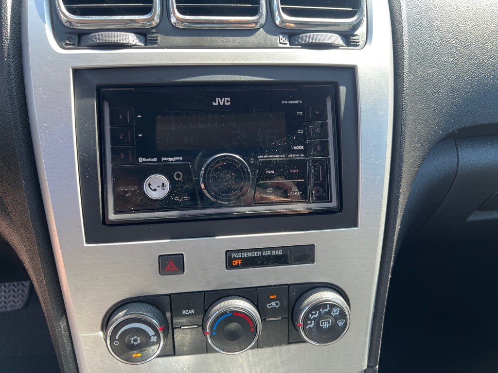 2011 GMC Acadia Image 13
