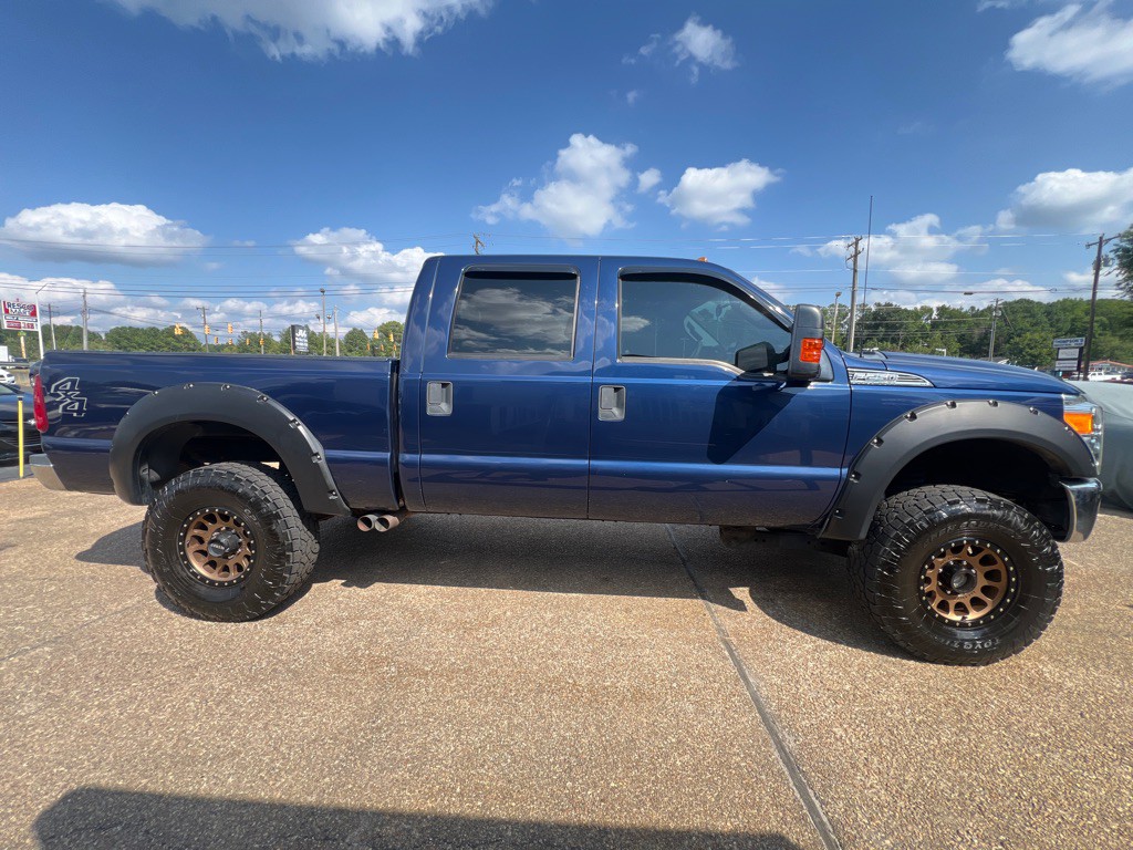 2011 Ford F-250 Image 4