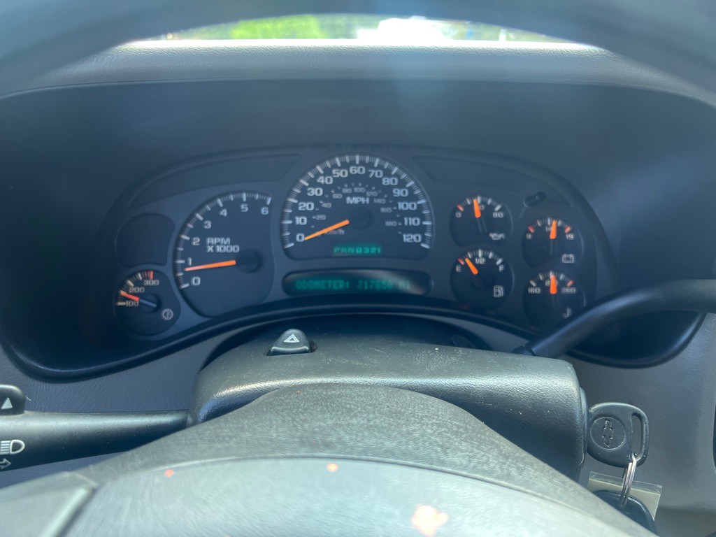 2004 Chevrolet Silverado 1500 Image 12