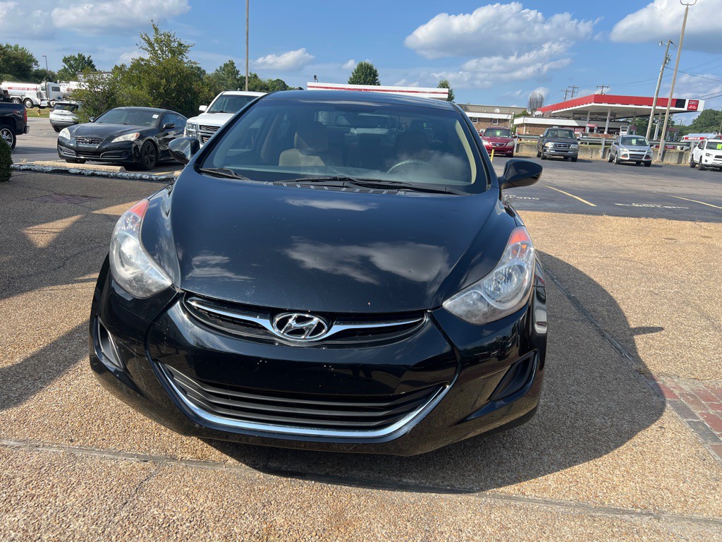 2013 Hyundai Elantra Image 2
