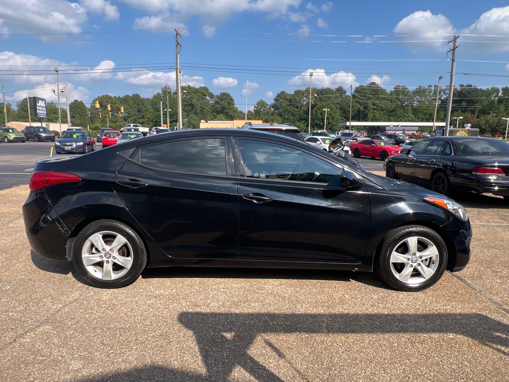 2013 Hyundai Elantra Image 4