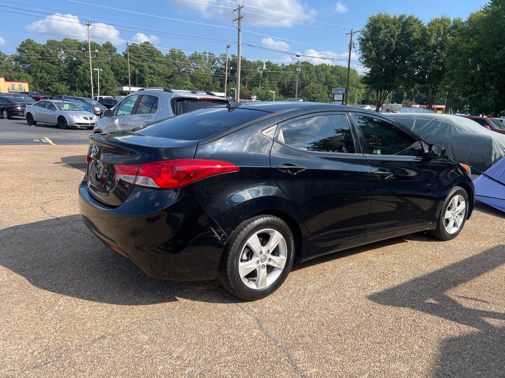 2013 Hyundai Elantra Image 5