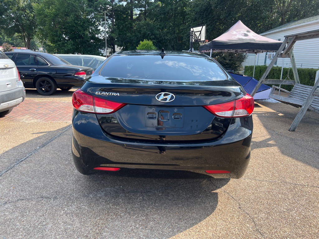 2013 Hyundai Elantra Image 6