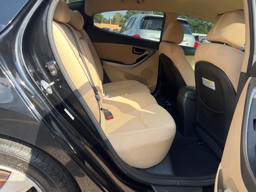 2013 Hyundai Elantra Image 18