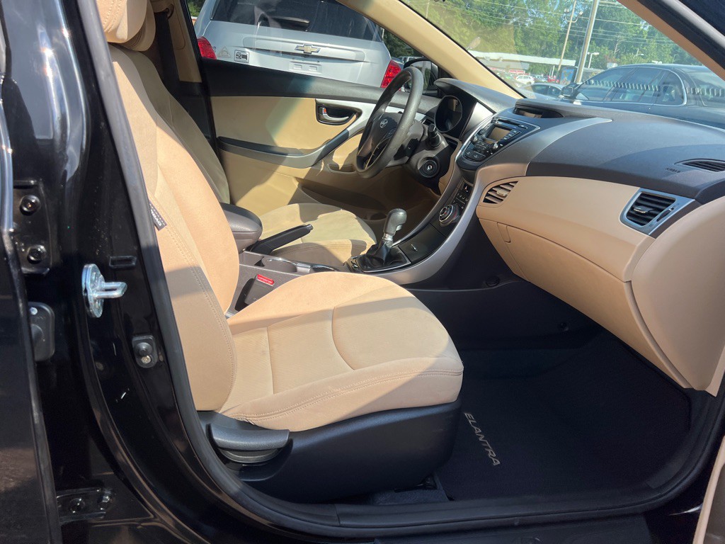 2013 Hyundai Elantra Image 20