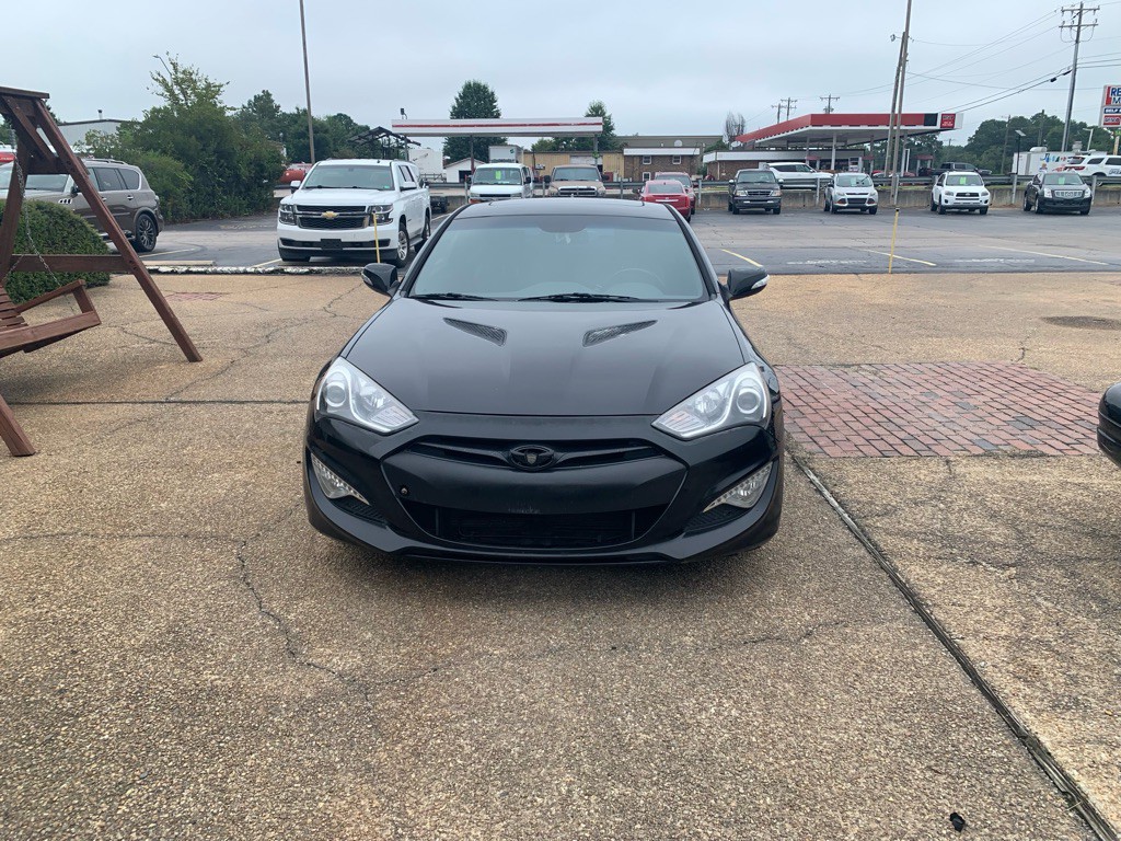 2014 Hyundai Genesis Image 2