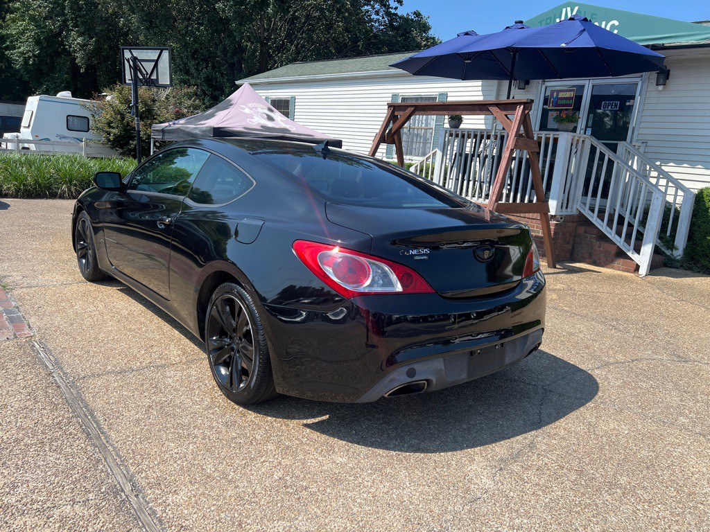 2011 Hyundai Genesis Image 7