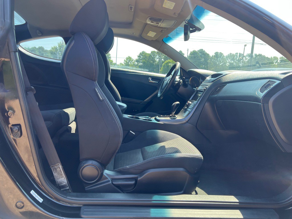 2011 Hyundai Genesis Image 15