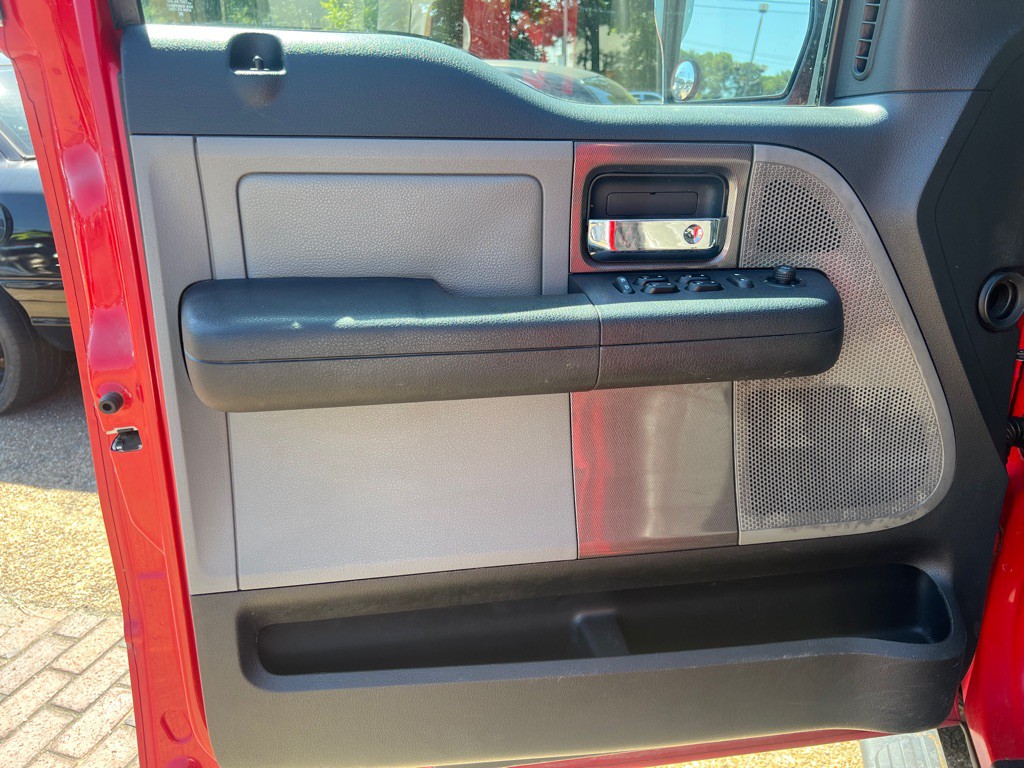 2004 Ford F-150 Image 9