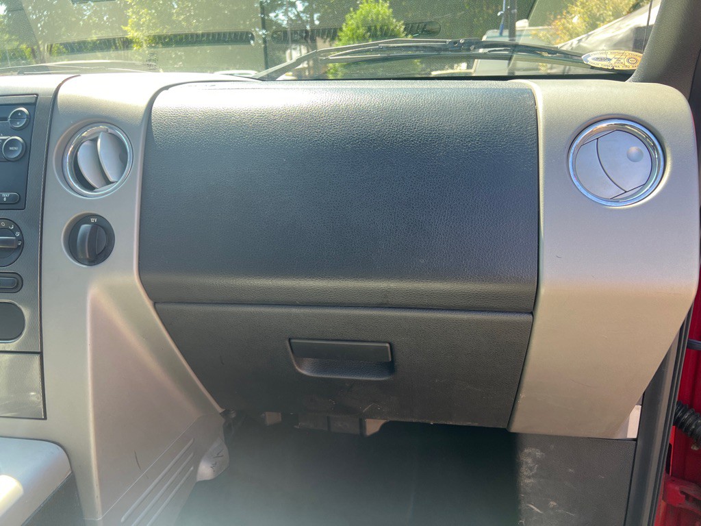 2004 Ford F-150 Image 23