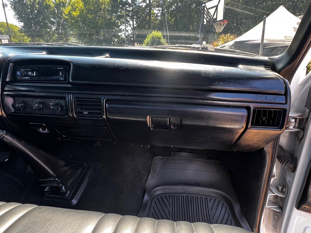 1994 Ford F-150 Image 15