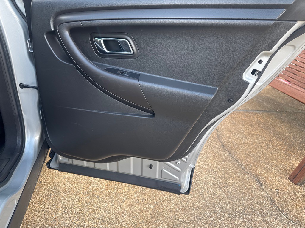 2016 Ford Taurus Image 18