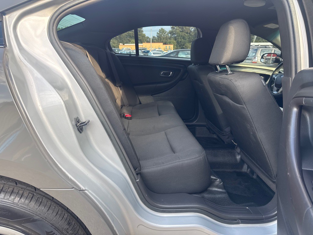 2016 Ford Taurus Image 19