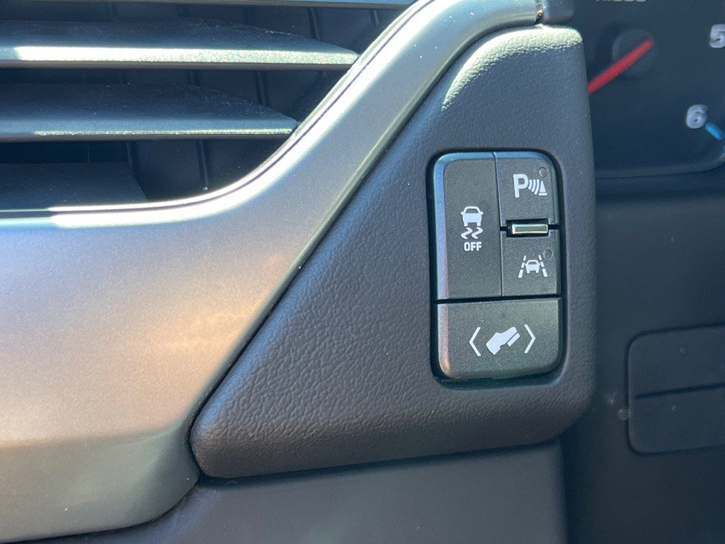 2017 Chevrolet Suburban Image 12