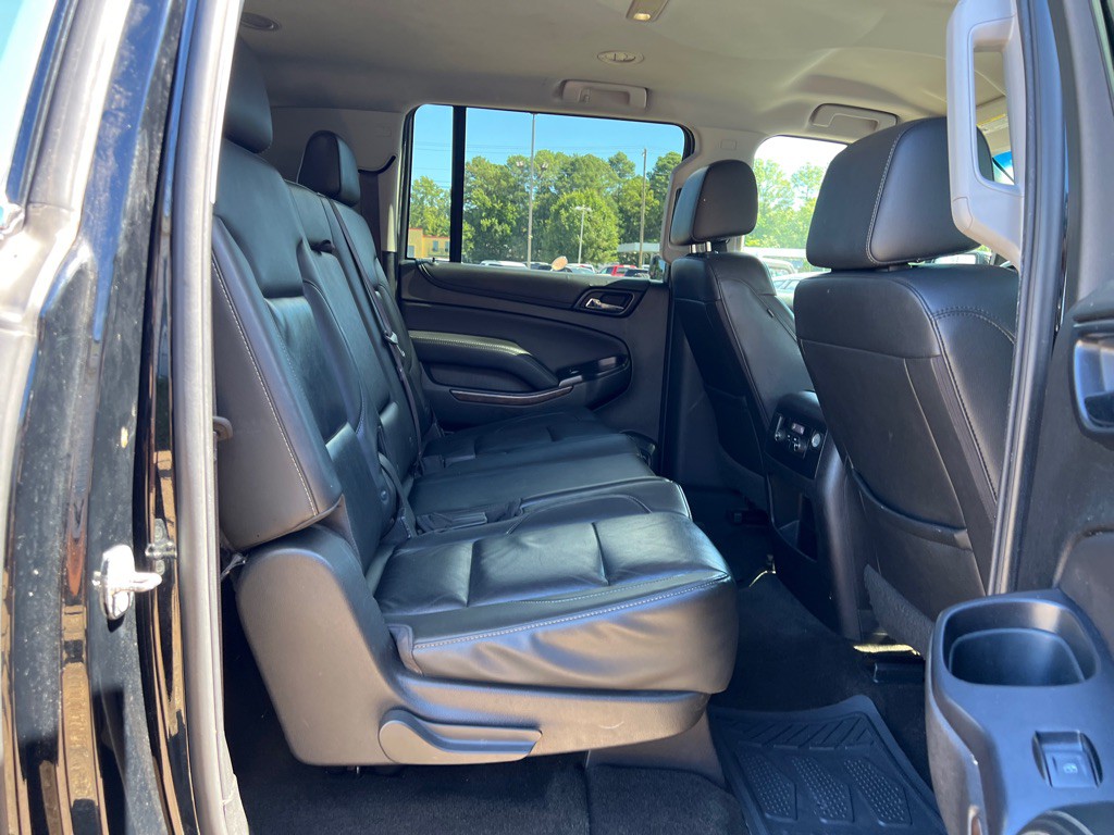 2017 Chevrolet Suburban Image 23