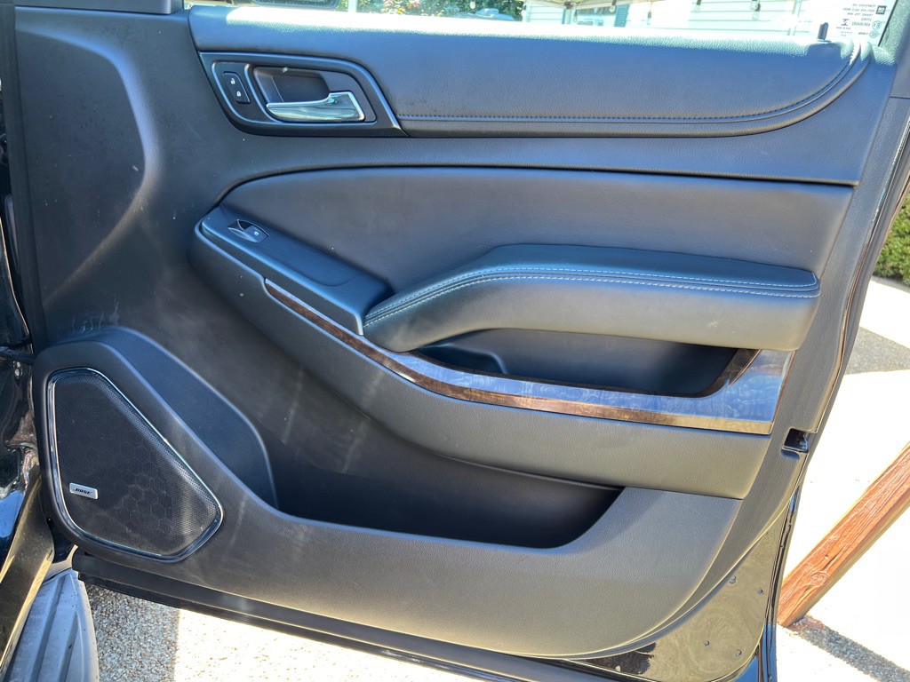 2017 Chevrolet Suburban Image 24