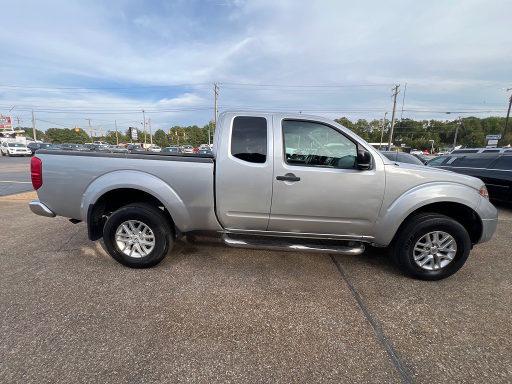 2015 Nissan Frontier Image 4