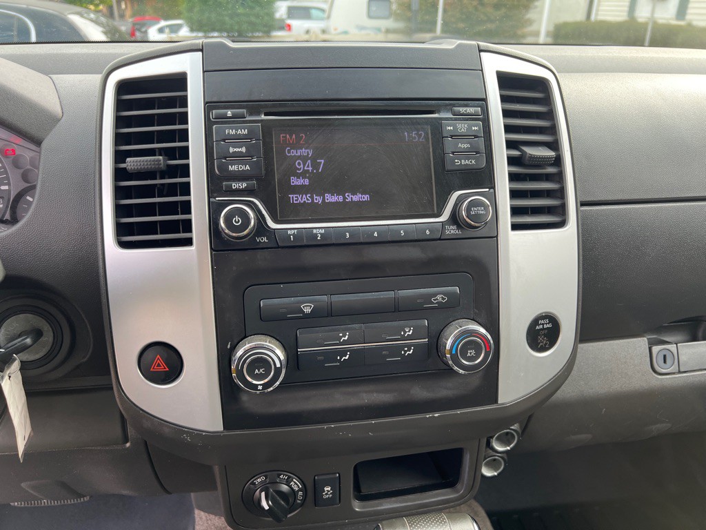 2015 Nissan Frontier Image 14