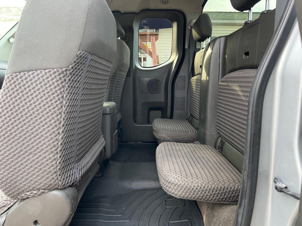 2015 Nissan Frontier Image 17