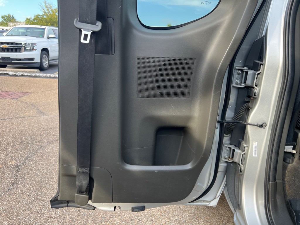 2015 Nissan Frontier Image 18