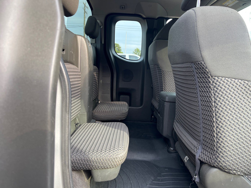 2015 Nissan Frontier Image 19
