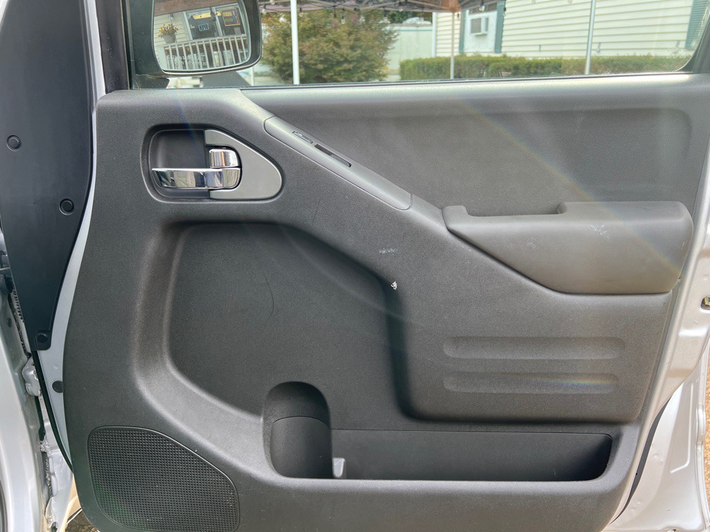2015 Nissan Frontier Image 20