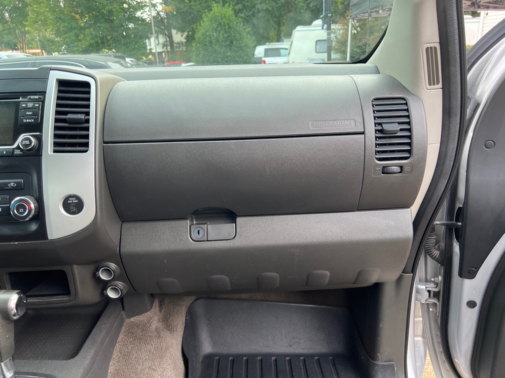 2015 Nissan Frontier Image 22